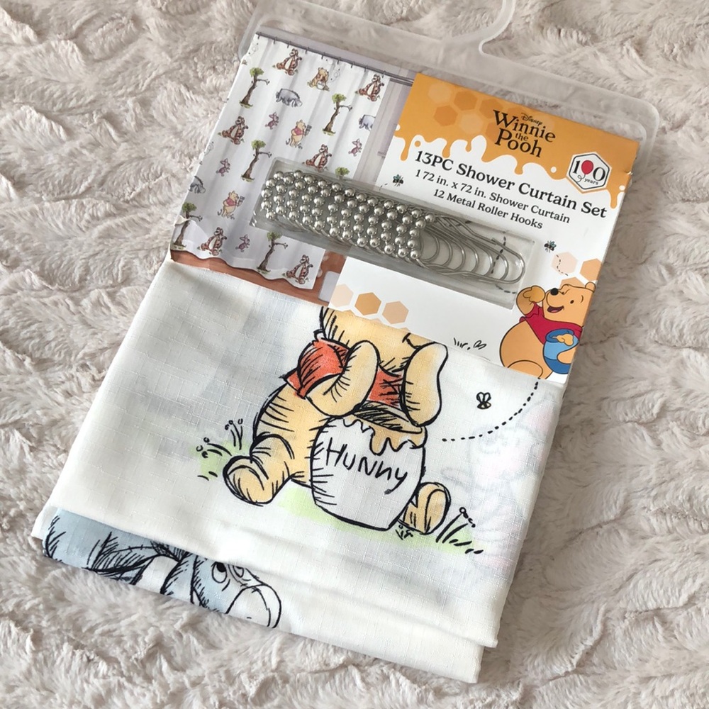 Disney Winnie the Pooh and Friends Shower Curtain Set